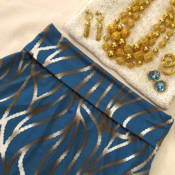 SOLID MAXI SKIRT – NWOT – SZ S - Picture 12 of 12